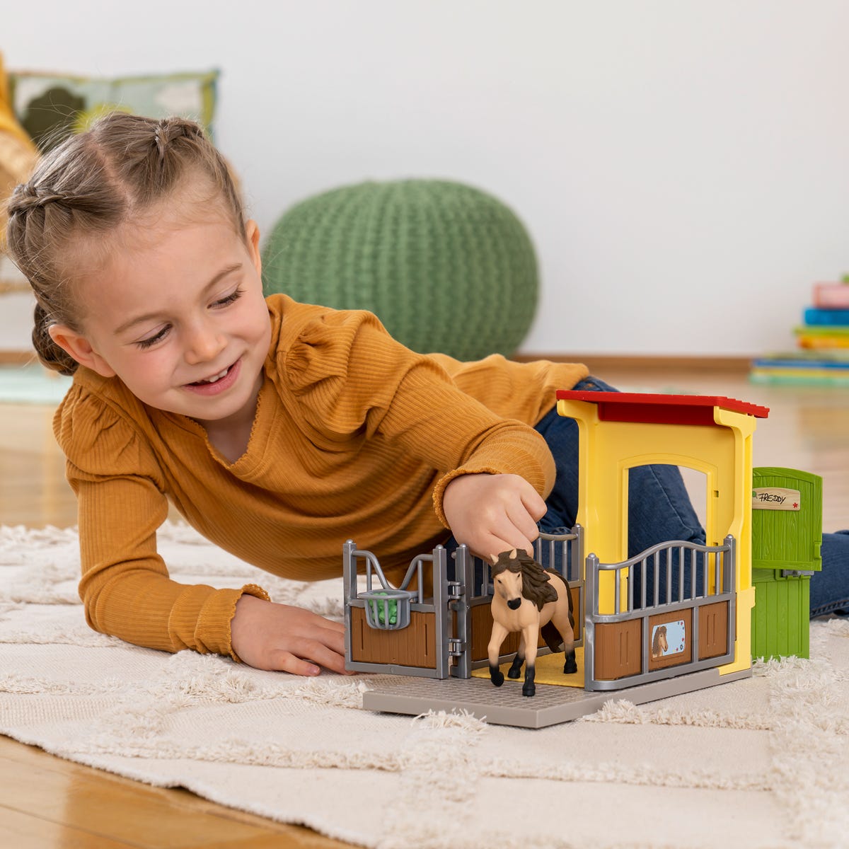 Box avec Poney Icelandais - Extension Ferme Educative